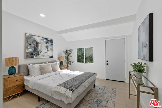 5413 Halbrent Avenue, Sherman Oaks CA: https://media.crmls.org/mediaz/43d7b4fa-2178-4bd9-9064-64bbd2f4d81d.jpg