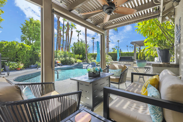 58 Sutton Place E, Palm Desert, CA 92211