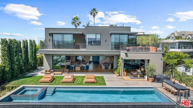 1030 Somera Road, Los Angeles CA: https://media.crmls.org/mediaz/43d82839-69cb-46d7-abf9-d112e1e6d10d.jpg
