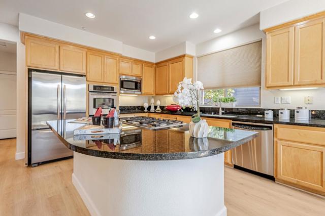 33 Lupine Valley Court, Brisbane CA: https://media.crmls.org/mediaz/43d848fb-96c9-4087-9665-0c313af52c56.jpg