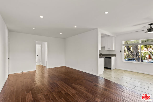 1006 Havenhurst, Los Angeles CA: https://media.crmls.org/mediaz/43d88e6f-fa14-44fb-a2b1-c19df9b3319b.jpg
