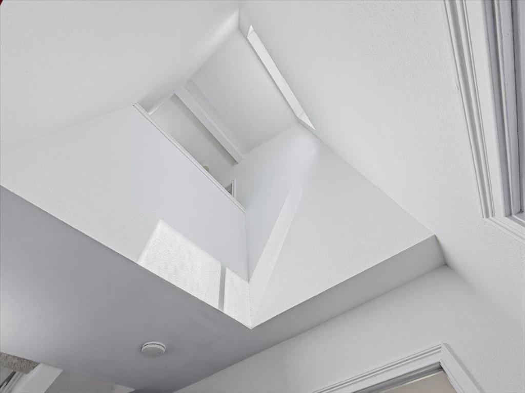 https://media.crmls.org/mediaz/43d8dfc5-3825-4aa9-b6ae-efe1c5c20e6c.jpg?preset=X-Large