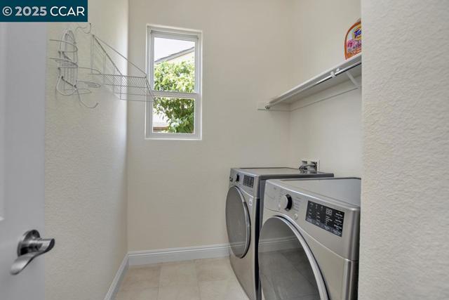 1746 Veneto Ln, Brentwood CA: https://media.crmls.org/mediaz/43d94e45-1001-4174-9941-d640af8c58b4.jpg