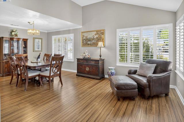 368 Beverly St, Livermore CA: https://media.crmls.org/mediaz/43d96bcb-9891-4b5c-bd7f-2d5856470ab8.jpg
