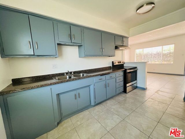 1775 Locust Avenue, Long Beach CA: https://media.crmls.org/mediaz/43d9b6fe-bf0b-4633-b66c-ce8262dac809.jpg
