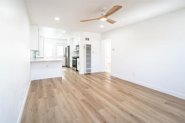2073 79 Reed Ave, San Diego CA: https://media.crmls.org/mediaz/43d9c05f-bf01-4943-879e-cbb602da063d.jpg