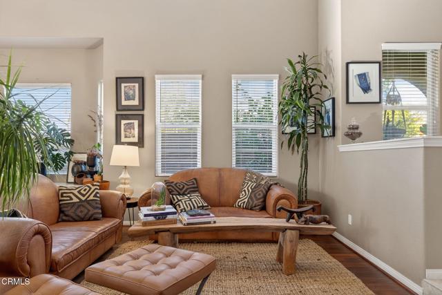 Detail Gallery Image 13 of 70 For 1907 Tanager St, Ventura,  CA 93003 - 4 Beds | 3 Baths