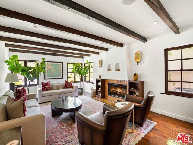4057 Farmdale Avenue, Studio City CA: https://media.crmls.org/mediaz/43db544e-6d8e-4788-9e07-0061d8090053.jpg