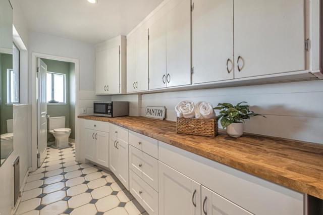 24705 Spanish Oaks Road, Los Gatos CA: https://media.crmls.org/mediaz/43dbbc37-3b6a-4a46-901a-cc1eb3dd2ba9.jpg