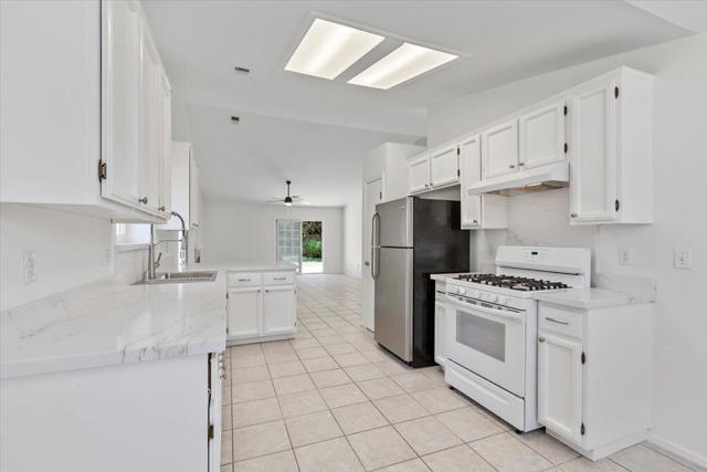 2181 Osborne Circle, Hollister CA: https://media.crmls.org/mediaz/43dbd611-b7a9-4def-8f0c-2f3d53cb5047.jpg