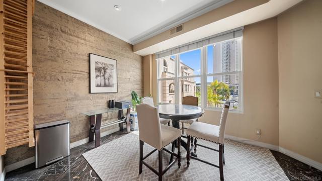 655 india St, San Diego CA: https://media.crmls.org/mediaz/43dc65a5-a999-4093-beda-6e27f9be1a30.jpg