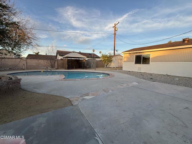 1535 Wallace Street, Simi Valley CA: https://media.crmls.org/mediaz/43dd8749-7133-4766-b96f-1a56108ed53f.jpg