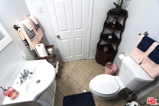 1855 Corinne Avenue, Long Beach CA: https://media.crmls.org/mediaz/43dd9739-1cc4-4790-9547-70be978efc7f.jpg