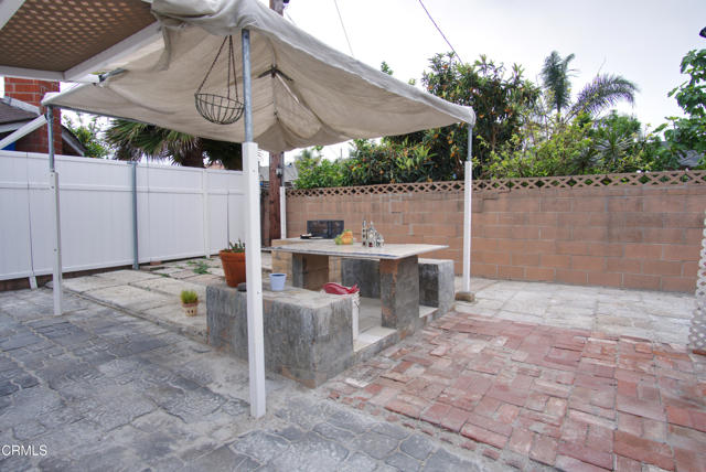 4127 S C Street, Oxnard CA: https://media.crmls.org/mediaz/43de0c80-bc91-4d91-8e27-fc39047aab0d.jpg
