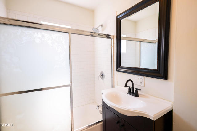 Detail Gallery Image 9 of 27 For 1726 Los Robles Ave, Pasadena,  CA 91104 - 3 Beds | 2 Baths