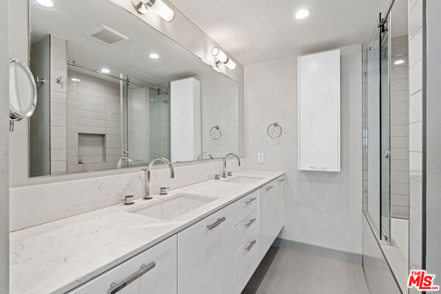 10701 Wilshire Boulevard, Los Angeles CA: https://media.crmls.org/mediaz/43de9f32-c1ab-4953-8b8b-976ebeb3f786.jpg