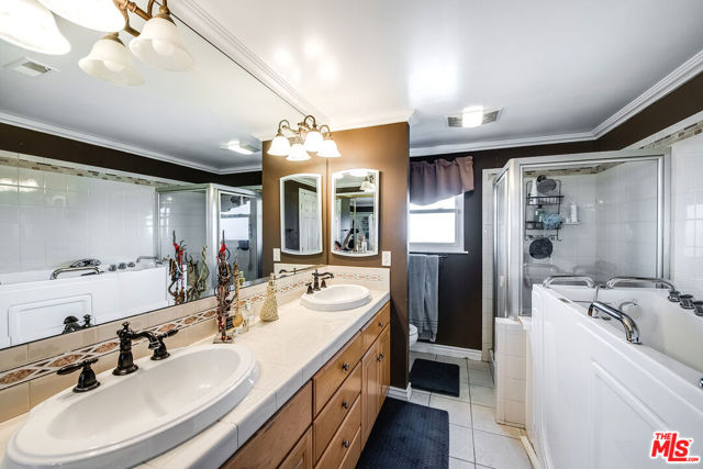 2223 Mcrae Drive, San Pedro CA: https://media.crmls.org/mediaz/43deb3d2-ef3f-405f-84e5-743e8c32409a.jpg