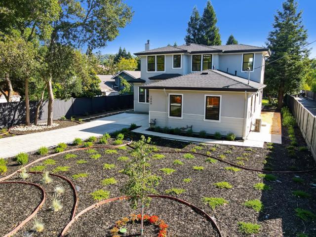 1066 Larch Avenue, Moraga CA: https://media.crmls.org/mediaz/43df1c3a-2b83-493c-ad78-f6975e553358.jpg