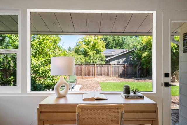 2047 Sharon Road, Menlo Park CA: https://media.crmls.org/mediaz/43df9a2f-88fd-4555-9493-4df727a28bf7.jpg