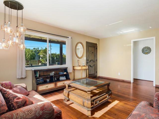 Detail Gallery Image 9 of 67 For 511 Hilltop Dr, Chula Vista,  CA 91910 - 3 Beds | 2 Baths