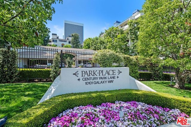 2132 Century Park Lane, Los Angeles CA: https://media.crmls.org/mediaz/43e254b6-fbbb-4a57-9a55-ea189537989c.jpg
