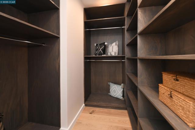 3169 Washington St, San Francisco CA: https://media.crmls.org/mediaz/43e33b5f-7d20-4888-bd38-804143014aca.jpg