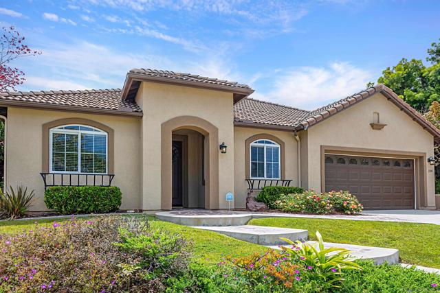 1104 Parkview Dr, Oceanside CA: https://media.crmls.org/mediaz/43e3b04e-662a-4a49-a79c-f76c5f038650.jpg