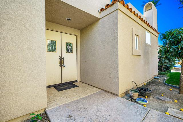153 Lake Shore Drive, Rancho Mirage CA: https://media.crmls.org/mediaz/43e40b83-149d-4a39-b30a-ee163faff6af.jpg