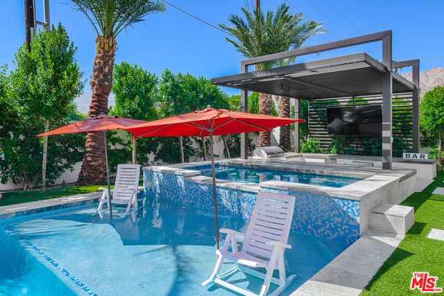 78155 Calle Cadiz, La Quinta CA: https://media.crmls.org/mediaz/43e4c67f-5610-412f-968c-5519e197d24e.jpg