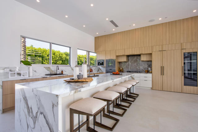 1 Makena Lane, Rancho Mirage CA: https://media.crmls.org/mediaz/43e4f6ea-493f-4b64-9ba2-01443492ec53.jpg