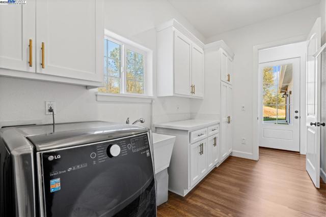 Image 37 of 47 For 1761 Springvale Rd