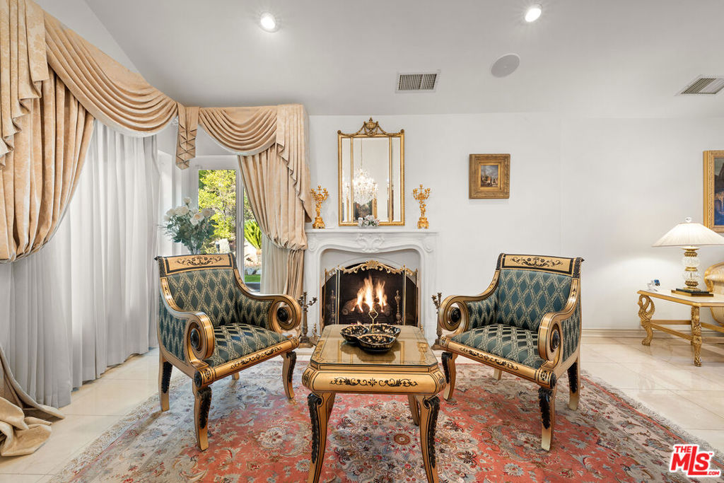 16230 Meadowcrest RoadSherman Oaks image #4