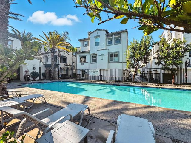 2454 Antlers Way, San Marcos CA: https://media.crmls.org/mediaz/43e65f0b-f81f-486f-bc18-b000c3ec5263.jpg