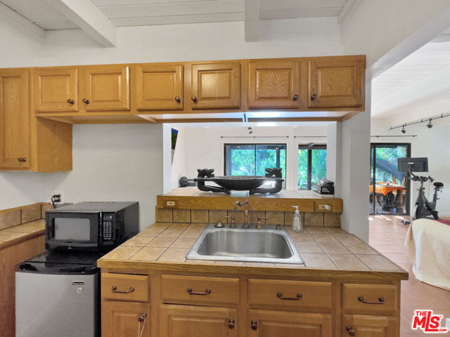 22012 Topanga School Road, Topanga CA: https://media.crmls.org/mediaz/43e70235-a10e-4d47-82f9-2020393dc79f.jpg