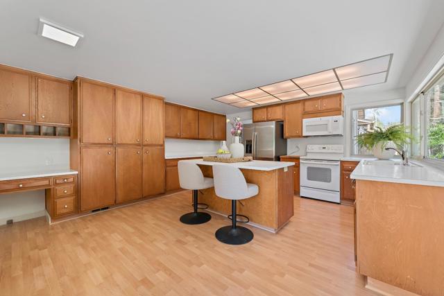 880 Russet Drive, Sunnyvale CA: https://media.crmls.org/mediaz/43e72057-f67a-4069-ba67-bbce0d9d9580.jpg