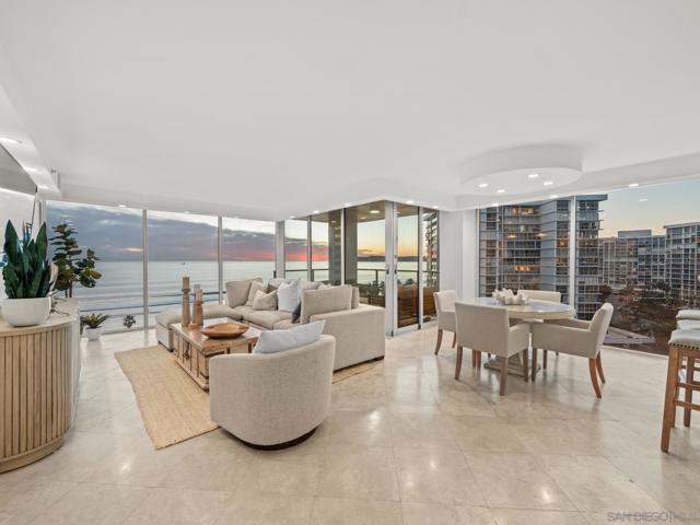 1810 Avenida Del Mundo, Coronado CA: https://media.crmls.org/mediaz/43e73775-61e1-4496-b9ee-c501c0505226.jpg