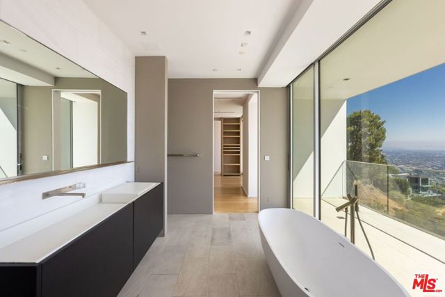 1853 Sunset Plaza Drive, Los Angeles CA: https://media.crmls.org/mediaz/43e758f4-44e6-4238-b9e2-898f13b01fb1.jpg
