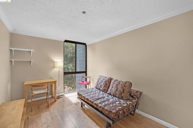 Image 15 of 33 For 555 Pierce St  942