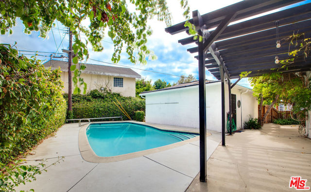 7701 Toland Avenue, Los Angeles CA: https://media.crmls.org/mediaz/43e7afa2-28e1-422e-a688-f3b720d697d6.jpg