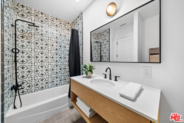 32070 Via Vera, Bonsall CA: https://media.crmls.org/mediaz/43e834c6-2a16-4e22-a317-8cc697dd8da3.jpg