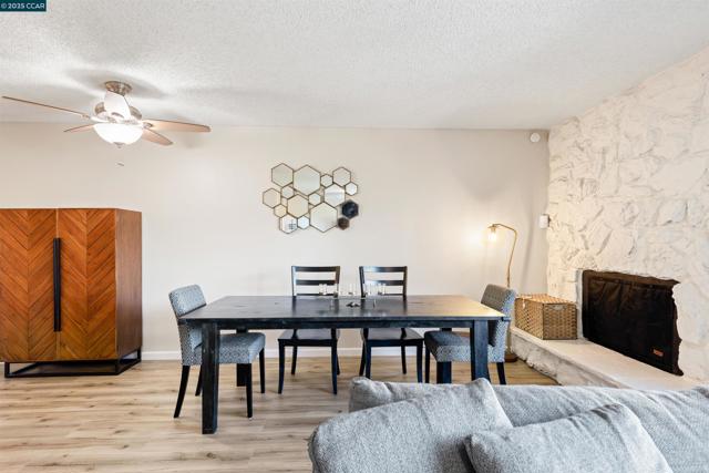 2420 Pleasant Hill Rd, Pleasant Hill CA: https://media.crmls.org/mediaz/43e85b42-d478-4fd3-b123-89272cfe8daf.jpg