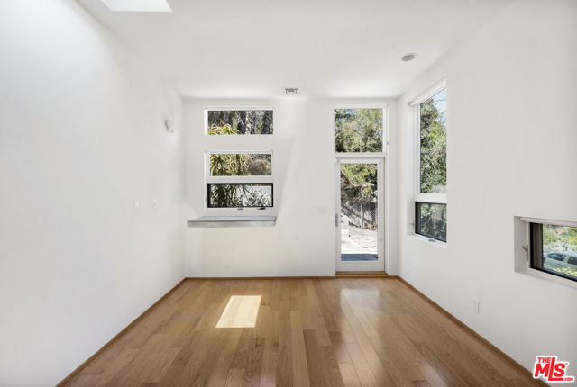 1801 Baxter Street, Los Angeles CA: https://media.crmls.org/mediaz/43e8abfc-1ded-48cc-ab93-b1e38e634ef7.jpg