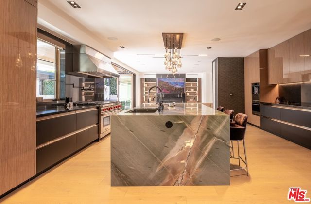 2717 Motor Avenue, Los Angeles CA: https://media.crmls.org/mediaz/43e8b1f1-bd67-497f-a218-2fbc25d6f110.jpg
