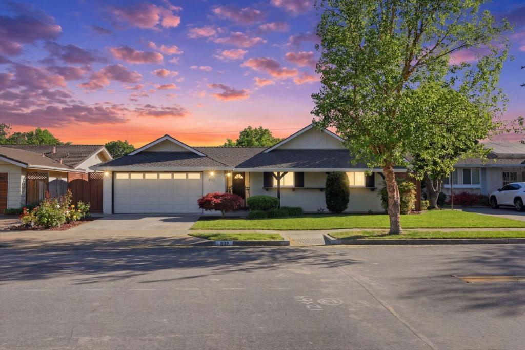 802 W Knickerbocker Drive