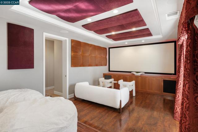 206 Glory Lily Ct, San Ramon CA: https://media.crmls.org/mediaz/43e99d5c-430d-41e5-9f2b-fda784b81aba.jpg