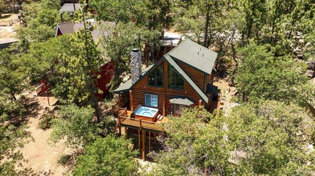 1351 Balsam Drive, Big Bear CA: https://media.crmls.org/mediaz/43e9f779-d5c3-404e-a497-92e462ab2273.jpg