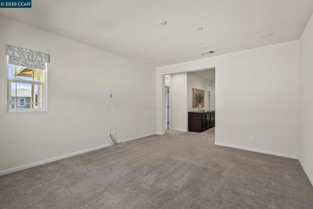 589 W Huntington Ave, Mountain House CA: https://media.crmls.org/mediaz/43ea1ce3-3790-40d9-9f23-2d3ac7af22f6.jpg