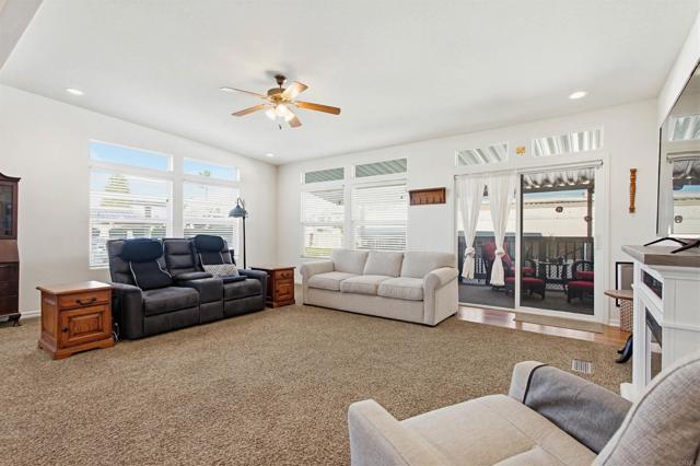 Detail Gallery Image 4 of 67 For 200 N El Camino Real #43,  Oceanside,  CA 92058 - 3 Beds | 2 Baths