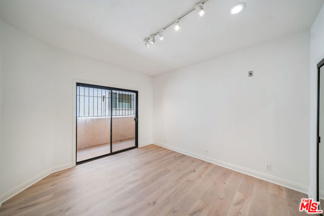 8865 Alden Drive, Los Angeles CA: https://media.crmls.org/mediaz/43ea9370-f397-4866-8b5b-c49692d3fcb0.jpg