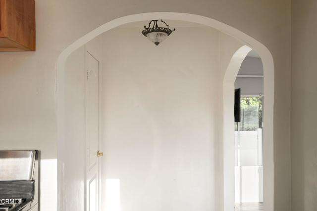 Detail Gallery Image 15 of 31 For 2020 Casa Grande St, Pasadena,  CA 91104 - 3 Beds | 2 Baths